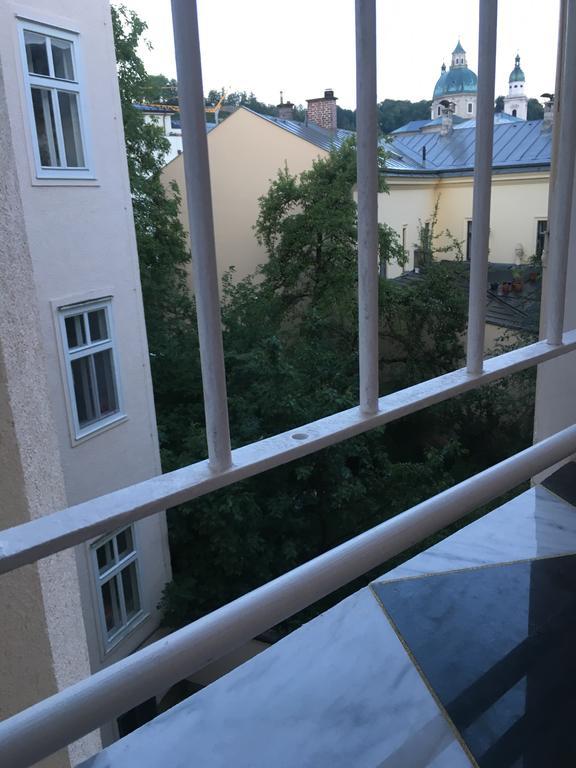 Sarah'S Altstadt Oase Salzburg Exterior photo